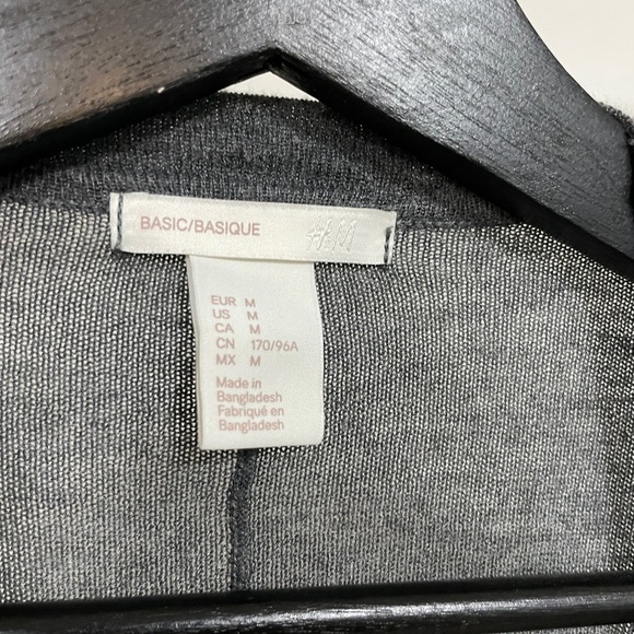 Black and grey cardigans - Picture 2 of 4